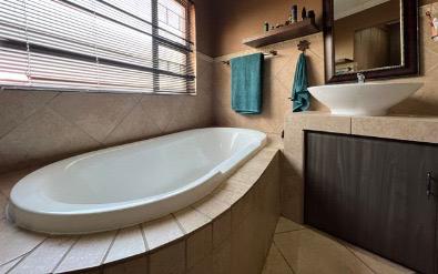To Let 4 Bedroom Property for Rent in Melodie North West
